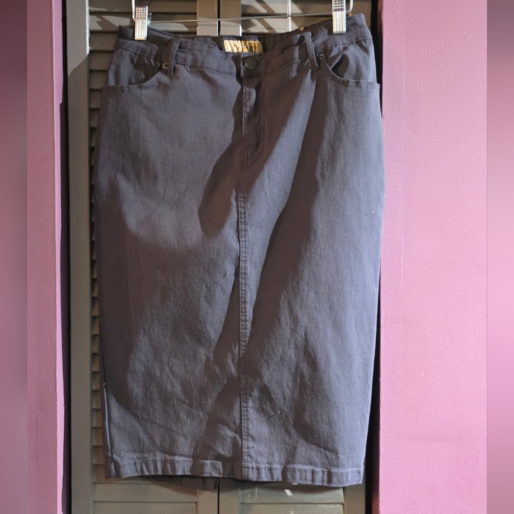 Hybrid & Company Charcoal Skirt
